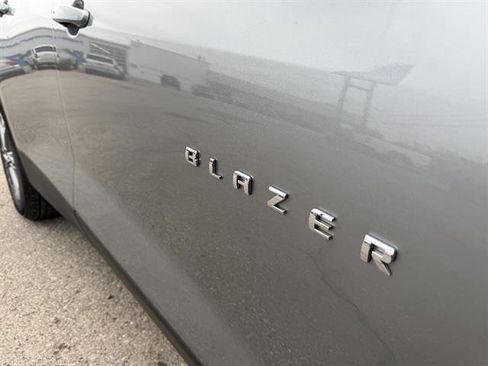 Used 2024 Chevrolet Blazer LT w/ Convenience Package image 9