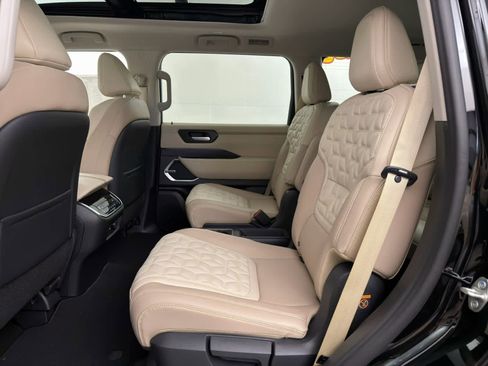 New 2026 Nissan Armada Platinum image 16