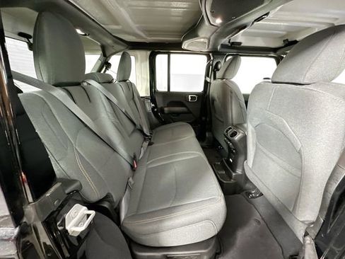 Used 2025 Jeep Wrangler Unlimited Sahara w/ Safety Group image 28