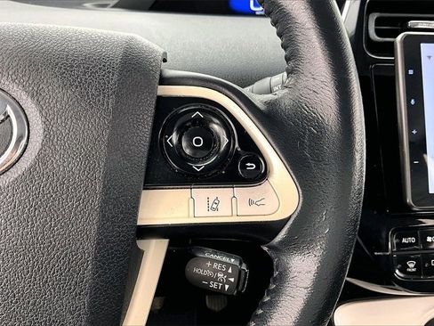 Used 2016 Toyota Prius Three Touring image 18