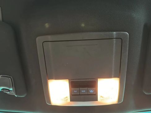 Used 2016 Ford Explorer XLT w/ Equipment Group 202A AWD/4WD image 30