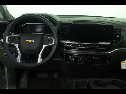 Used 2024 Chevrolet Silverado 1500 LT AWD/4WD image 16