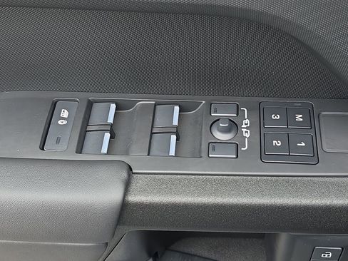New 2026 Land Rover Defender 110 OCTA AWD/4WD image 28