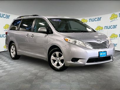 Used 2017 Toyota Sienna LE