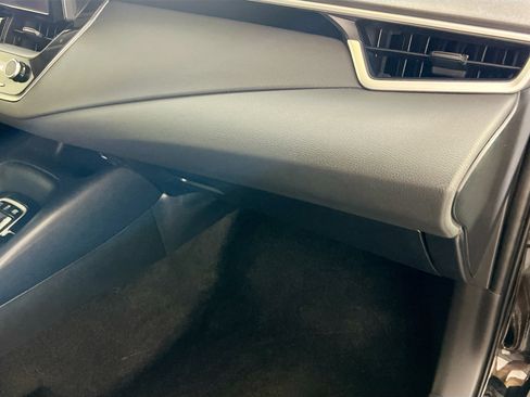 Used 2025 Toyota Corolla LE FWD image 33