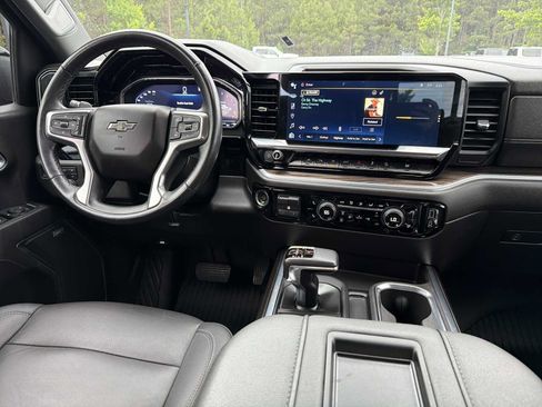 Used 2022 Chevrolet Silverado 1500 RST AWD/4WD image 3