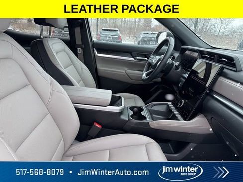 Used 2025 GMC Terrain Elevation w/ Elevation Premium Package image 15