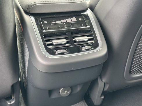 New 2026 Volvo XC60 B5 Ultra w/ Climate Package image 10