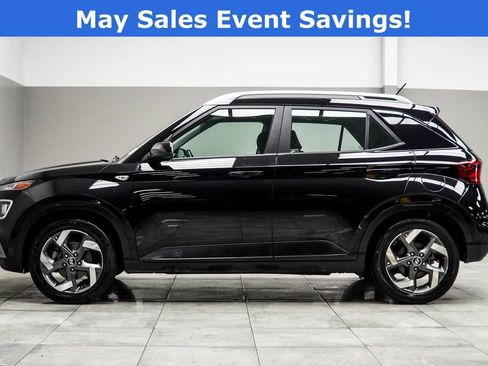 Used 2023 Hyundai Venue SEL FWD image 9