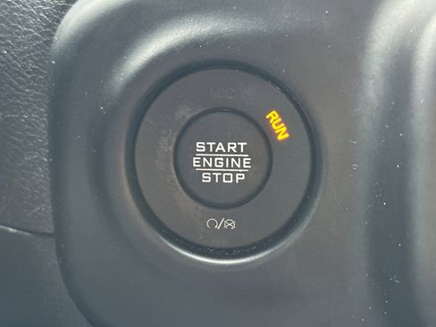 Used 2023 Jeep Wrangler Sahara image 23