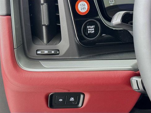 New 2025 Porsche Cayenne image 14