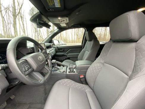 Certified 2025 Toyota Tacoma SR5 image 22