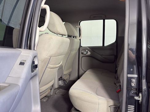 Used 2019 Nissan Frontier SV image 21