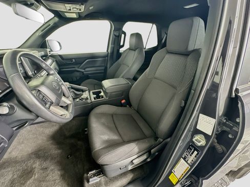 Used 2025 Toyota 4Runner SR5 AWD/4WD image 13