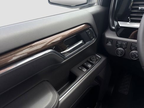 Used 2025 Chevrolet Silverado 1500 LT AWD/4WD image 26