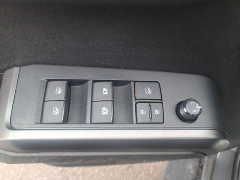 Used 2021 Toyota Tacoma TRD Off-Road image 11