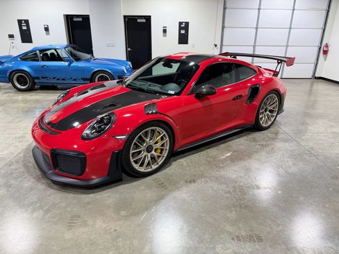 Used 2018 Porsche 911 GT2 RS RWD image 3