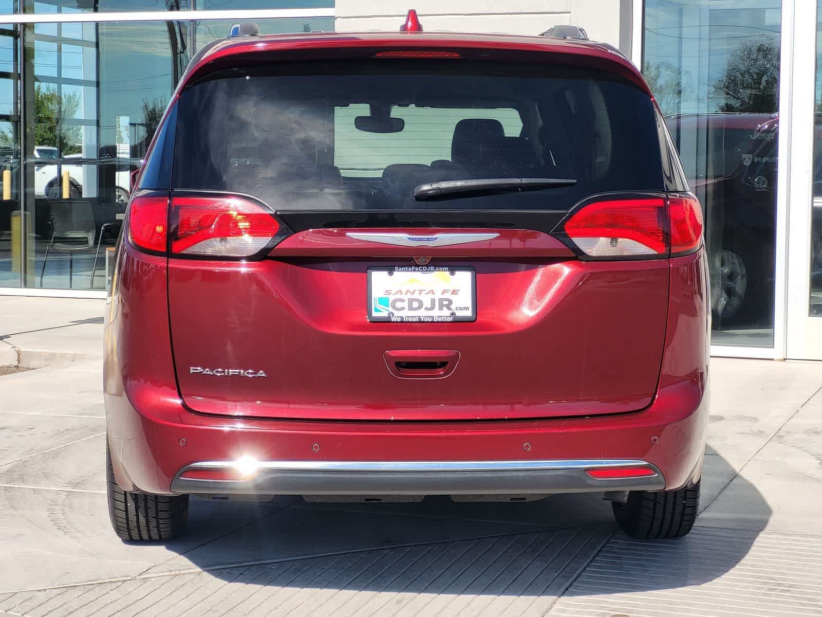 Used 2020 Chrysler Pacifica Touring-L Plus w/ Tire & Wheel Group FWD image 6