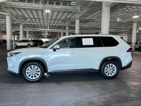 Used 2024 Toyota Grand Highlander AWD Hybrid image 5