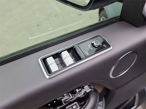 Used 2021 Land Rover Range Rover SV Autobiography Dynamic image 11