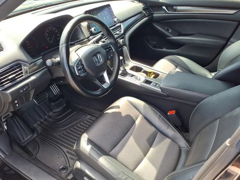 Used 2018 Honda Accord Sport image 14