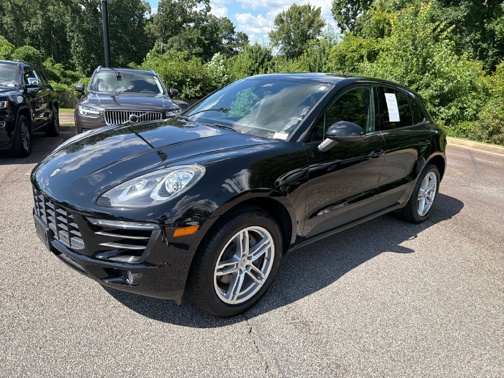 Used 2018 Porsche Macan AWD/4WD image 3
