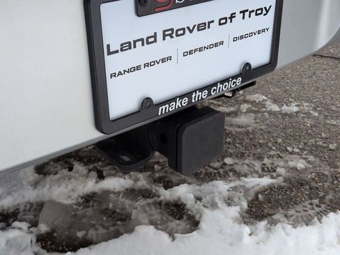 Used 2024 Land Rover Defender 130 S image 38