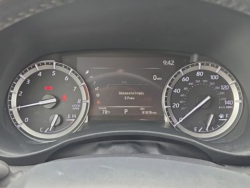 Used 2022 Toyota Highlander XLE AWD/4WD image 5