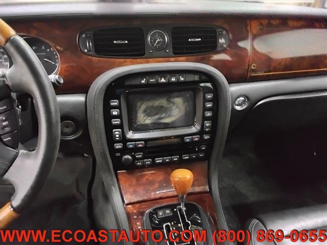 Used 2005 Jaguar XJ Vanden Plas Super V8 RWD image 11