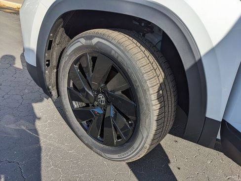 New 2026 Volkswagen Atlas Cross Sport SE image 31