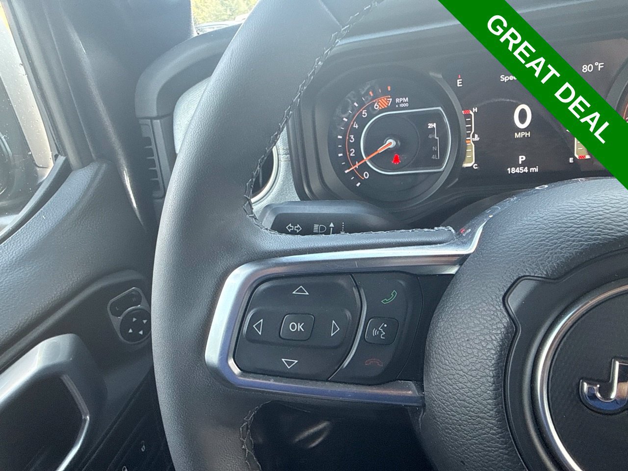 Used 2026 Jeep Wrangler Unlimited Sahara AWD/4WD image 19