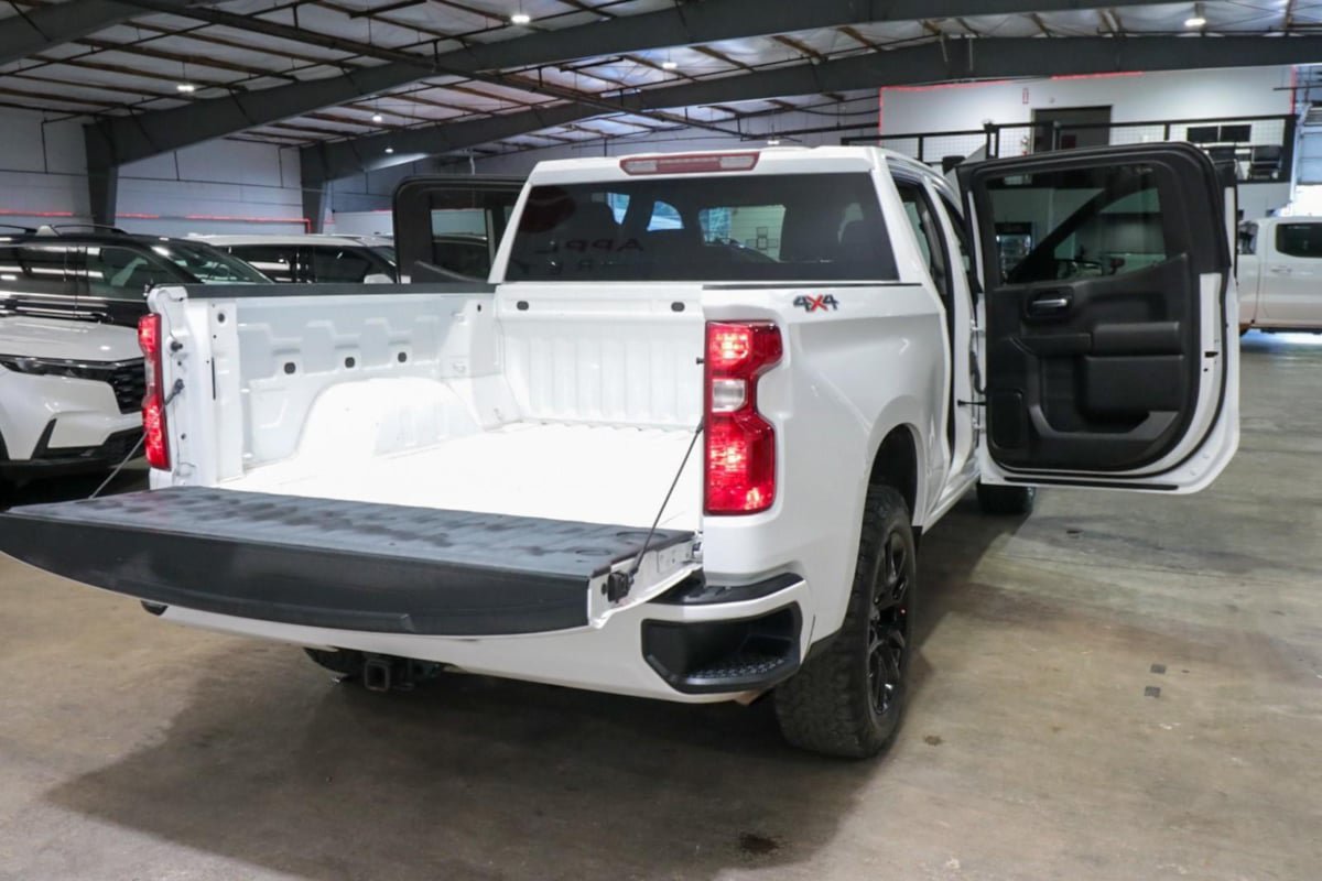 Used 2023 Chevrolet Silverado 1500 Custom AWD/4WD image 23