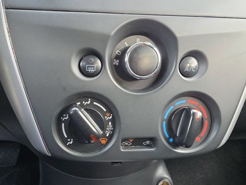Used 2019 Nissan Versa Note SV FWD image 17