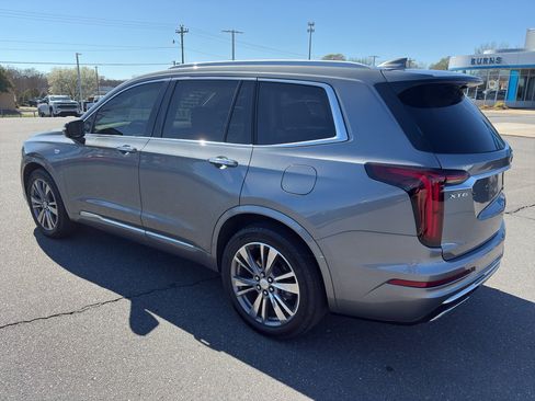 Used 2021 Cadillac XT6 Premium Luxury image 5