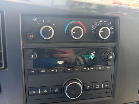 Used 2022 GMC Savana 2500 Extended w/ Driver Convenience Package RWD image 27