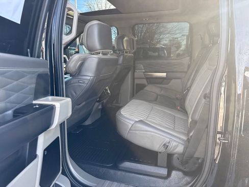 Used 2025 Ford F350 Platinum w/ Platinum Plus Package image 17