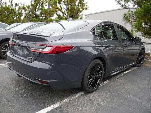 Used 2025 Toyota Camry SE FWD image 8