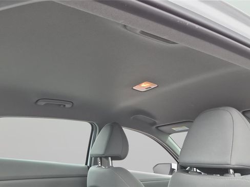 Used 2024 Hyundai Elantra SEL image 16