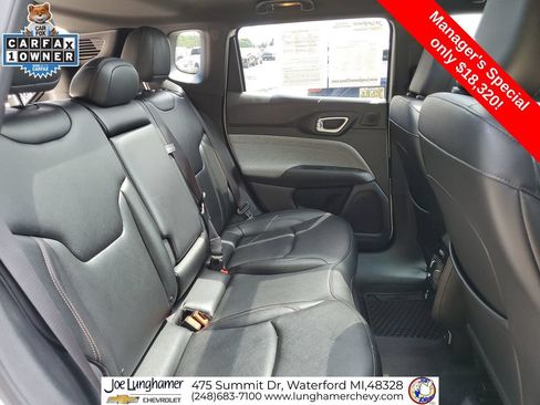 Used 2024 Jeep Compass Latitude w/ Sun and Sound Group AWD/4WD image 29
