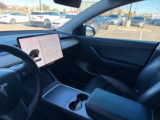 Used 2021 Tesla Model Y Long Range AWD/4WD image 21