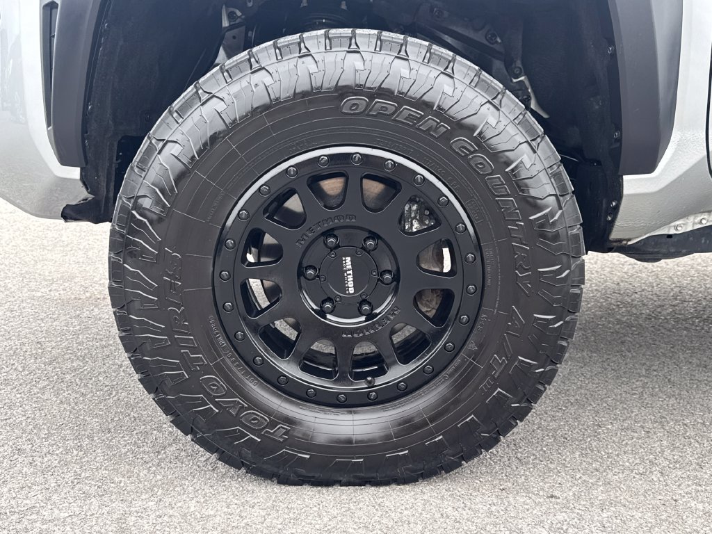 Used 2025 Toyota Tacoma TRD Off-Road AWD/4WD image 19