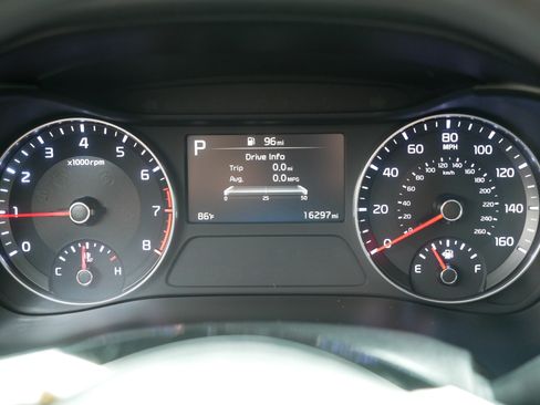 Certified 2023 Kia Forte LXS w/ LXS Technology Package FWD image 21