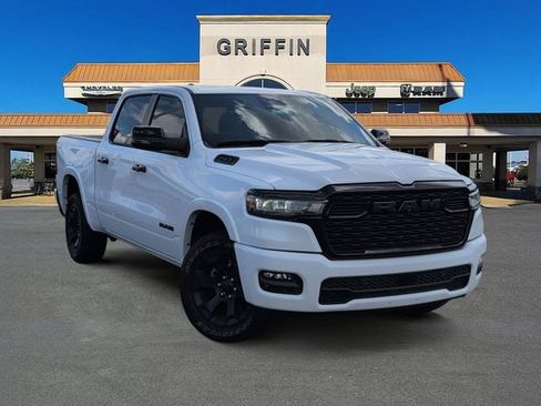 Used 2025 RAM 1500 Big Horn AWD/4WD image 2