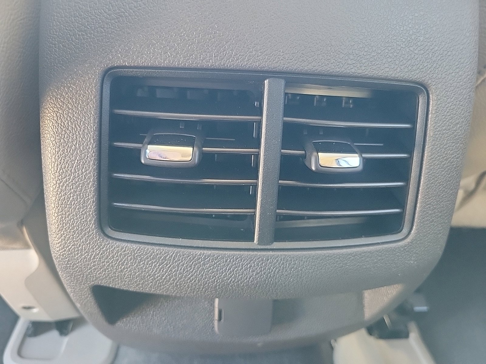 Used 2013 Ford Edge Limited FWD image 17