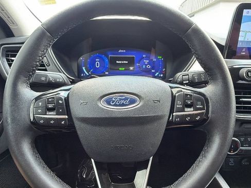 Certified 2022 Ford Escape Titanium FWD image 20