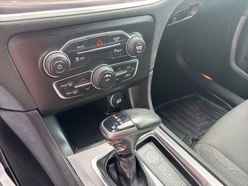Used 2019 Dodge Charger SXT RWD image 24
