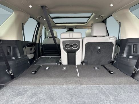 Certified 2025 Honda Pilot Touring image 35
