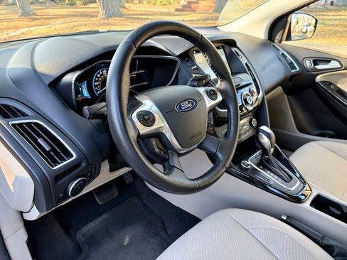 Used 2016 Ford Focus Electric Hatchback image 18