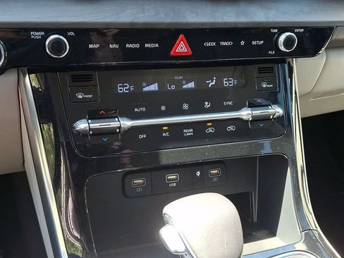 Used 2023 Kia Carnival SX FWD image 15