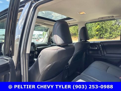 Used 2022 Toyota 4Runner TRD Off-Road Premium w/ Moonroof Package AWD/4WD image 19